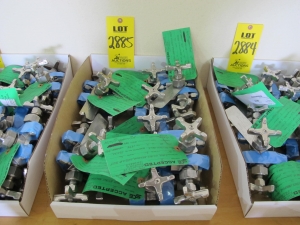 LOT (9) VALVES, MANIFOLD TYPE, 3/8" SIZE, 2485 LB/700 DEGREE F RATING, 316 SS MATERIAL, COMPRESSION CONNECTIONS, A182 SPECIFICATION, 4-WAY STYLE, HANDWHEEL OPERATOR. MARK 856. PART # 30023000 (W-51) LOADING & HANDLING FEE $5-